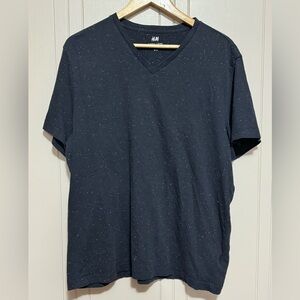 Mens H&M XL black/white v-neck tee